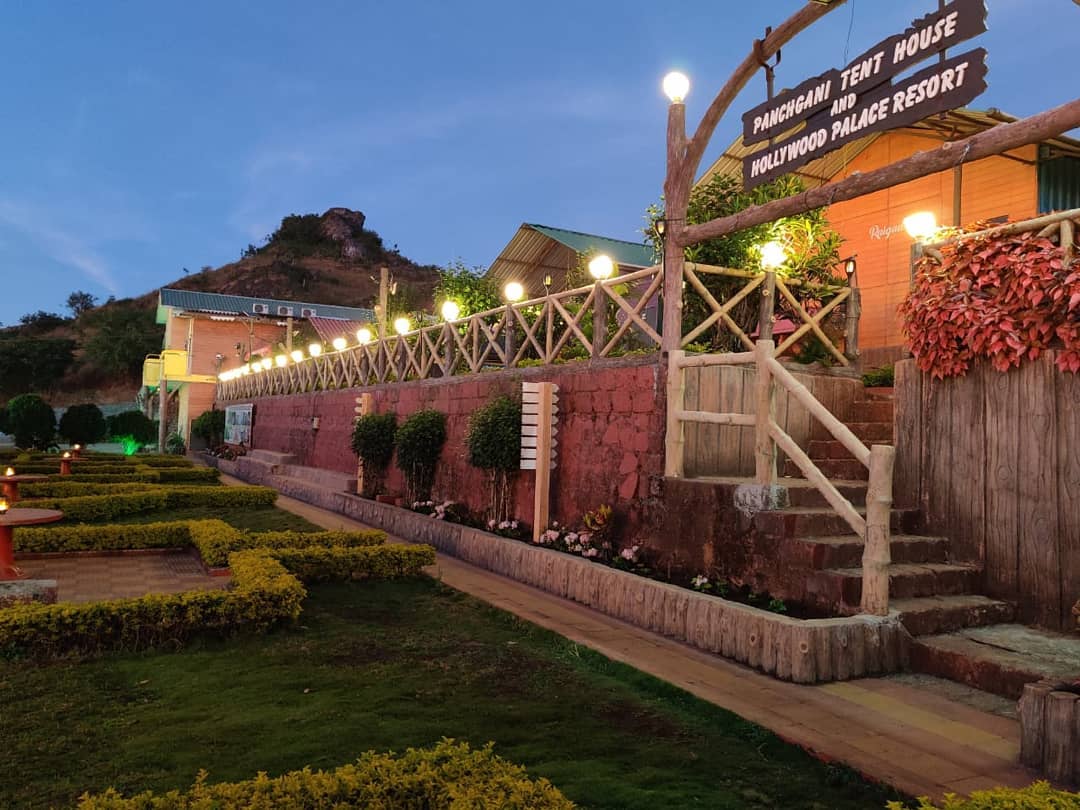 about Hollywood Palace Resort